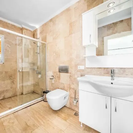 Sleeps 10 Pool Air Con Wifi קלקן