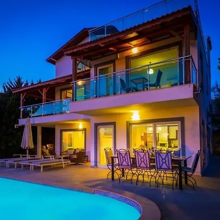 Sleeps 10 Pool Air Con Wifi וילה *