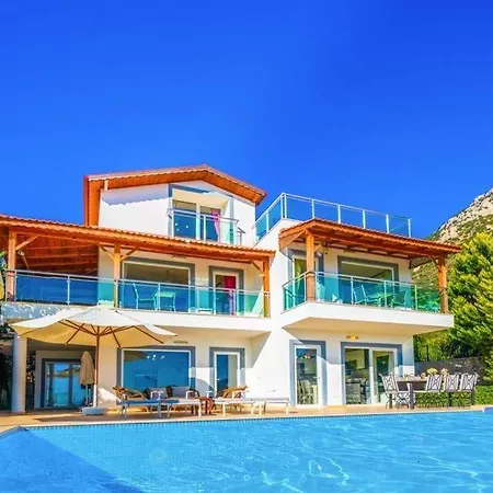 Sleeps 10 Pool Air Con Wifi קלקן