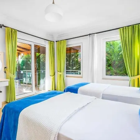 וילה Sleeps 10 Pool Air Con Wifi *